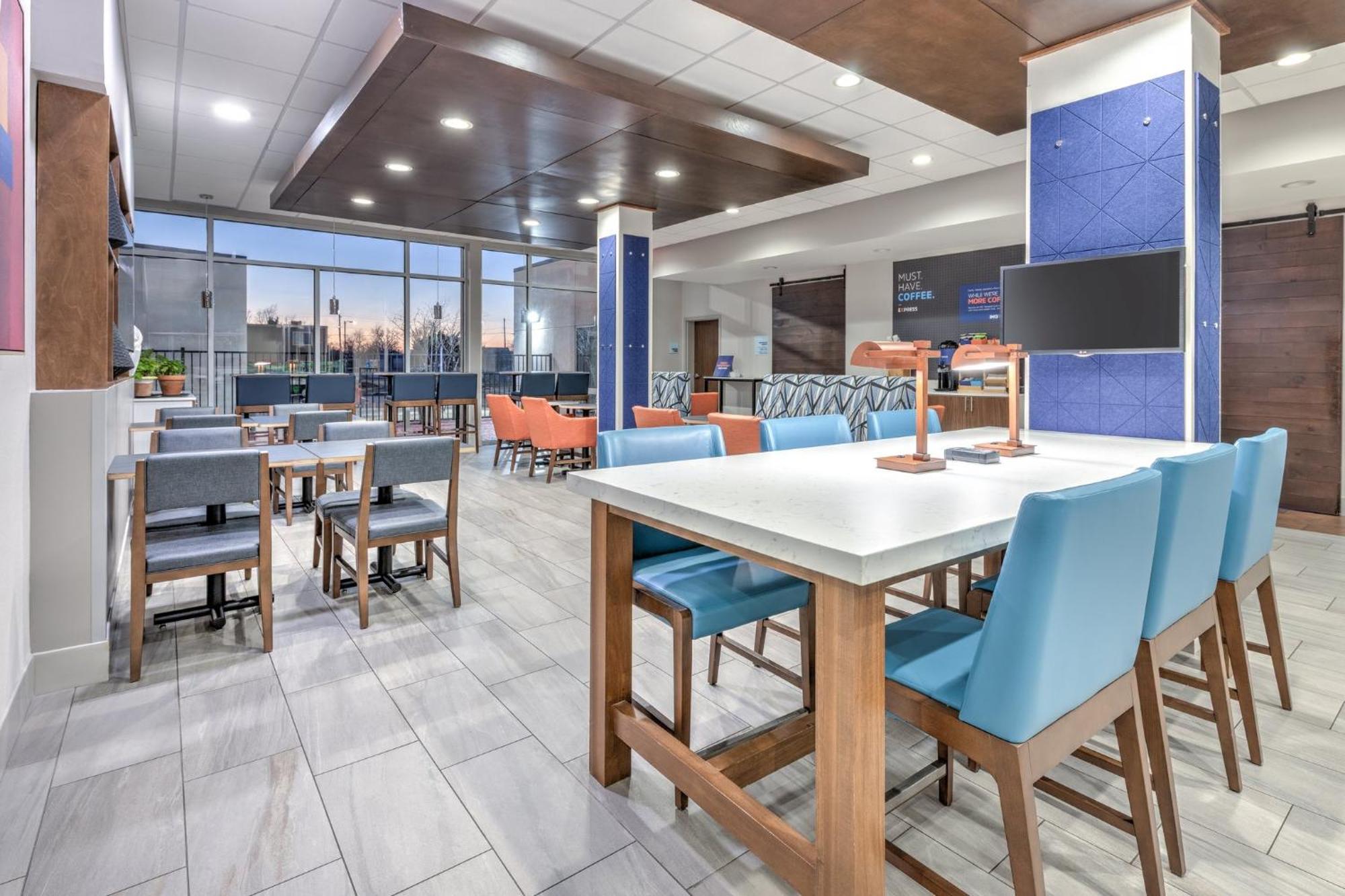 Holiday Inn Express & Suites Moore By Ihg Exterior foto